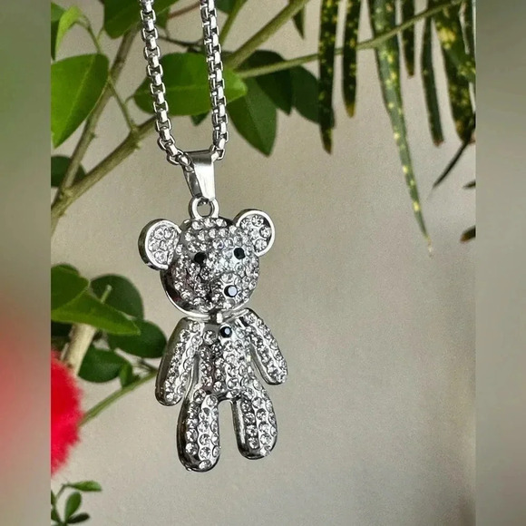 Jewelry - Teddy bear necklace